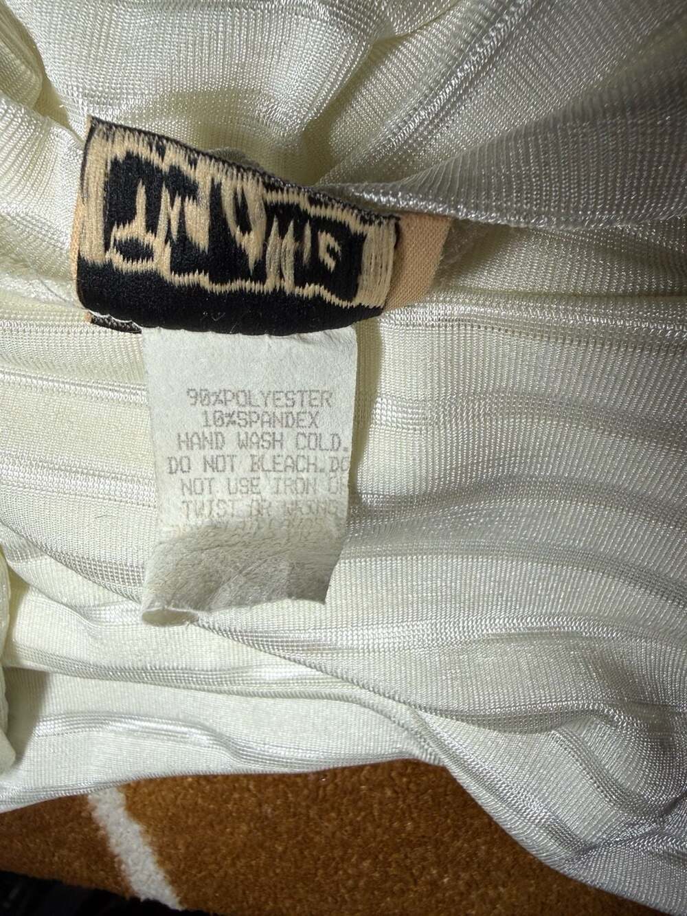 The Attic U.S.A. Vintage White Ribbed Short Sleeve T-Shirt - Picture 4 of 4
